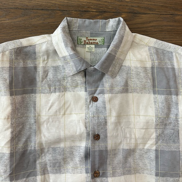 Tommy Bahama Other - Tommy Bahama Gray and White Silk Short Sleeve Button Up Shirt Size M Gently Worn